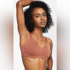EUC Nike Altate minimalist sports bra